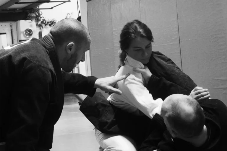 Jiu-Jitsu Brésilien : gagner en confiance… en apprenant à contrôler au sol.